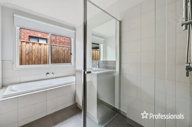 Sixth view of Homely house listing, 76 Bromley Circuit, Thornhill Park VIC 3335