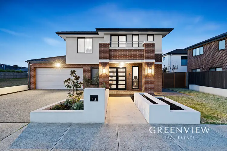 42 Newgrange Boulevard, Clyde North VIC 3978