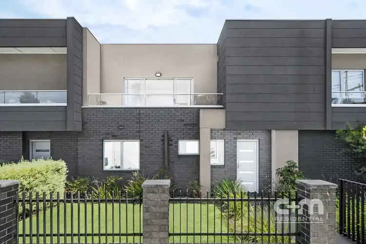 2/21 Station Road, Oak Park VIC 3046