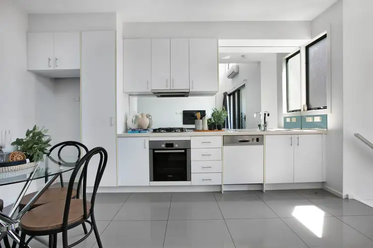 Fourth view of Homely townhouse listing, 4/2 Jasper Road, Bentleigh VIC 3204