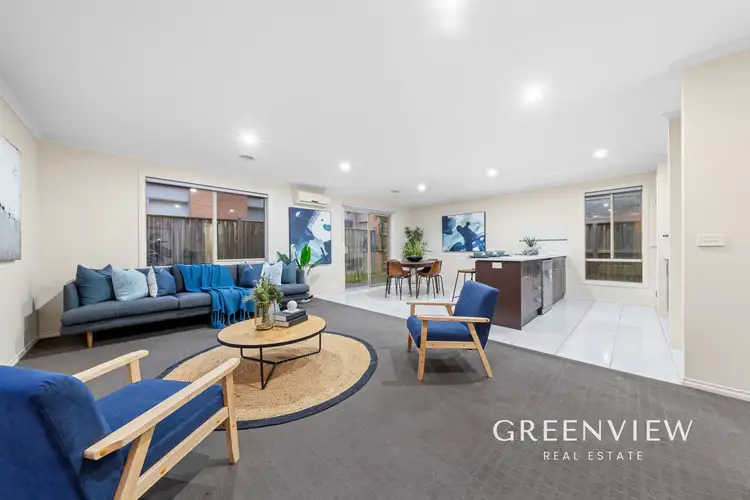 42 Linden Tree Way, Cranbourne North VIC 3977