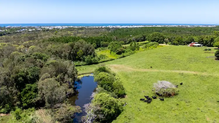1 & 2/117 Tweed Coast Road