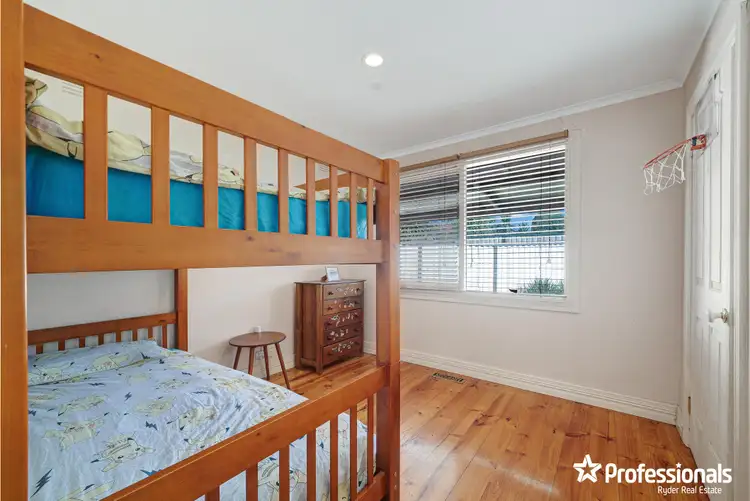 Fifth view of Homely house listing, 5 Patricia Place, Melton West VIC 3337