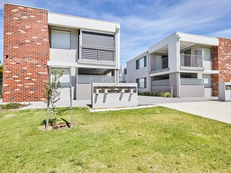 Main view of Homely unit listing, 2/67 Edeline Street, Spearwood WA 6163