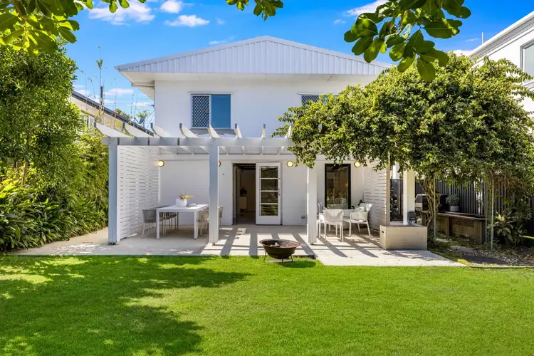 17 Esplanade, Golden Beach QLD 4551