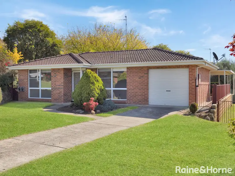11 Parson Close, West Bathurst NSW 2795