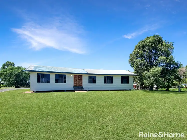 15 Banksia Street, Dalby QLD 4405