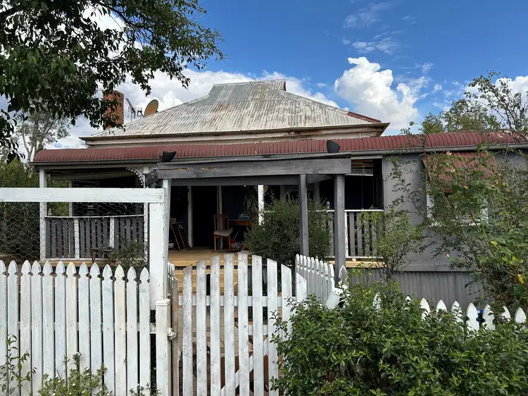 89 Cowra Road, Grenfell NSW 2810