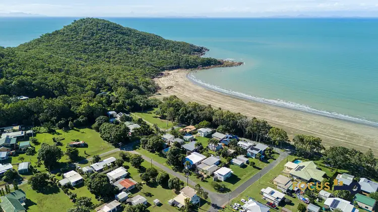 1 Coconut Grove, Ball Bay QLD 4741