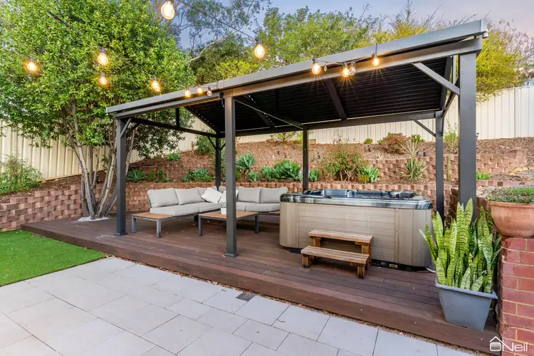 8 Travers Gardens, Kelmscott WA 6111