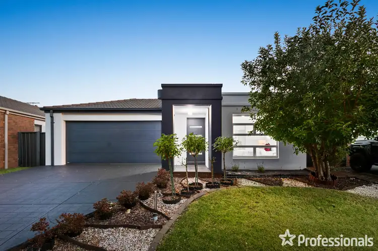 90 Hatchlands Drive, Deer Park VIC 3023