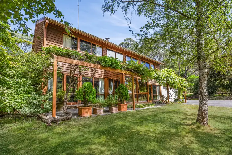 55 Hoburd Drive, Woodend VIC 3442