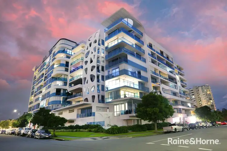 209/20 Labrador Street, Labrador QLD 4215