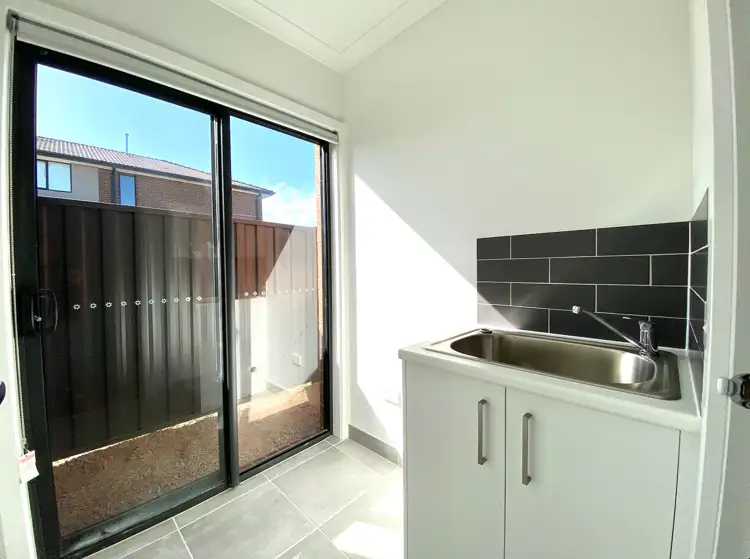 Fifth view of Homely house listing, 4B2B Broadway St, Berwick VIC 3806