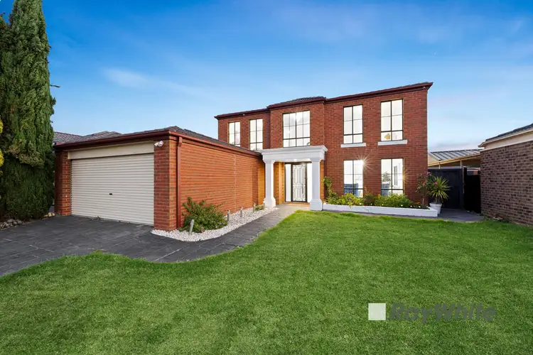 16 Fenton Place, Narre Warren South VIC 3805