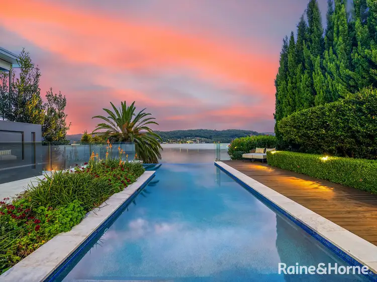 22 Albany Street, Point Frederick NSW 2250