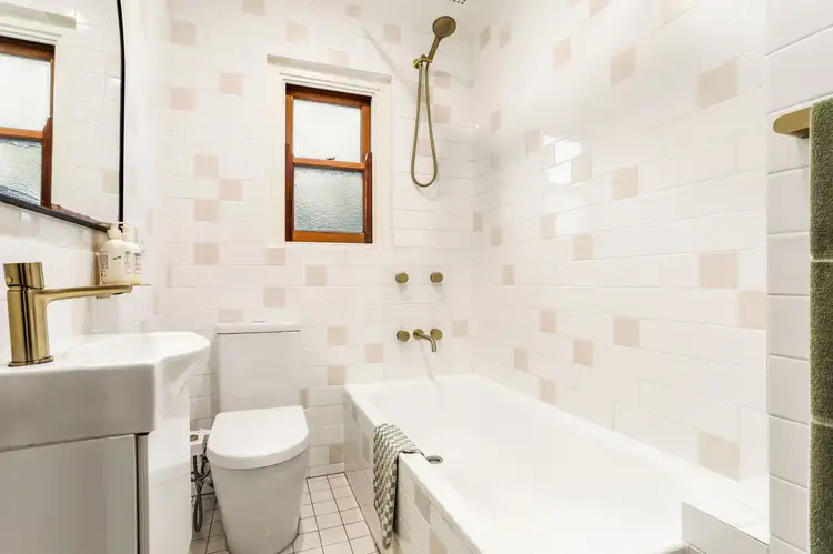 Fifth view of Homely apartment listing, 4/140 Brighton Boulevard, North Bondi NSW 2026