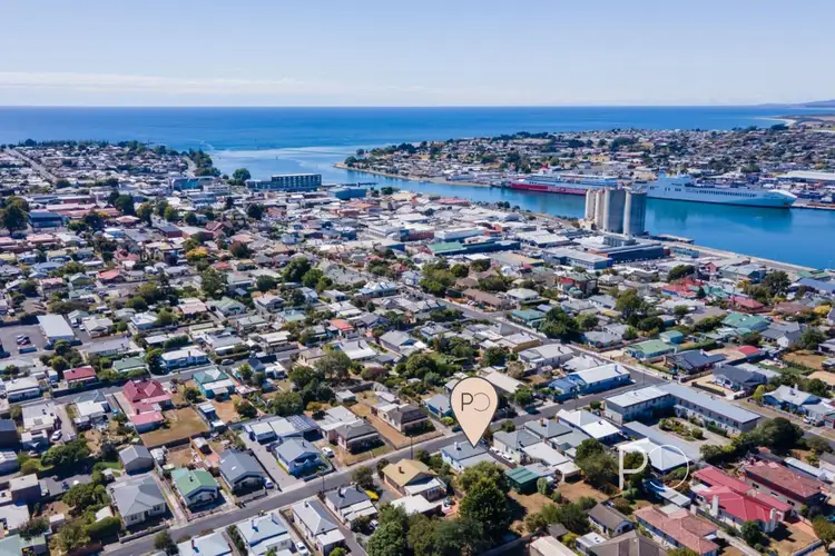 11 Henry Street, Devonport TAS 7310