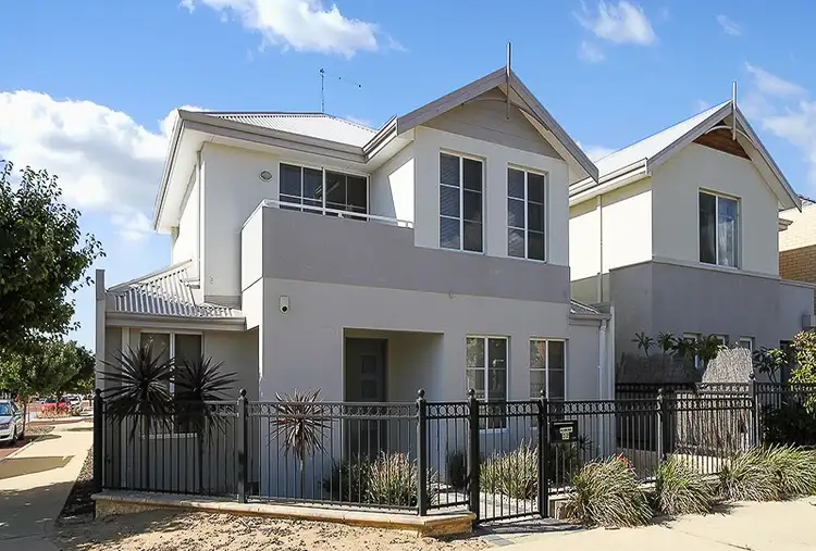 32 Gaudi Way
