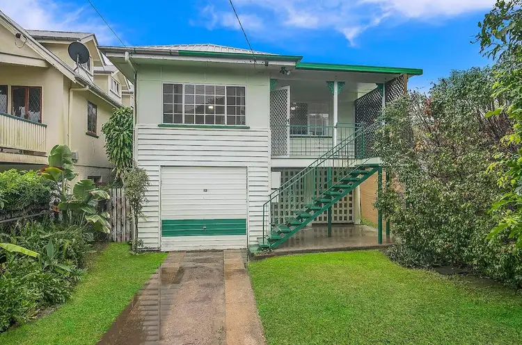 34 Annie Street, Woody Point QLD 4019