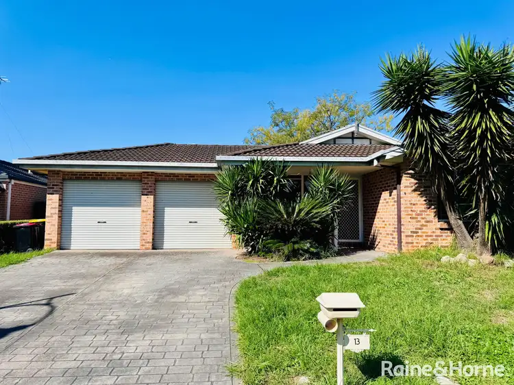 13 Yalwal Court, Prestons NSW 2170