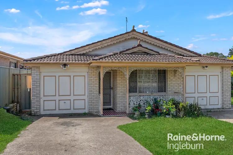 1/38 Fuchsia Crescent, Macquarie Fields NSW 2564