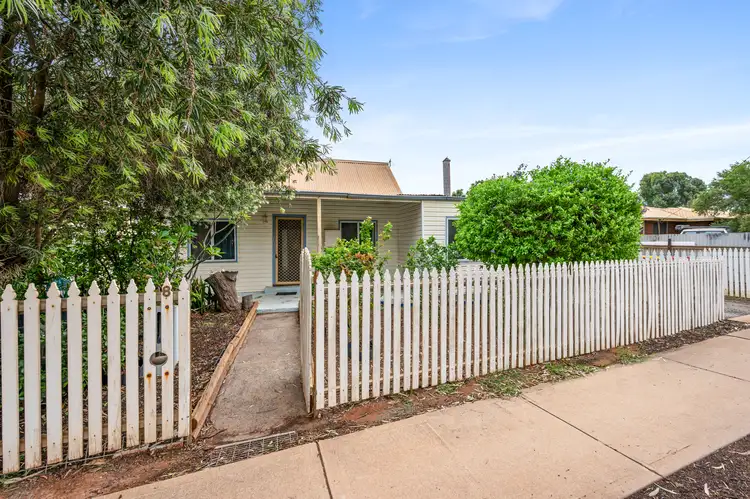 8 Frank Street, South Kalgoorlie WA 6430