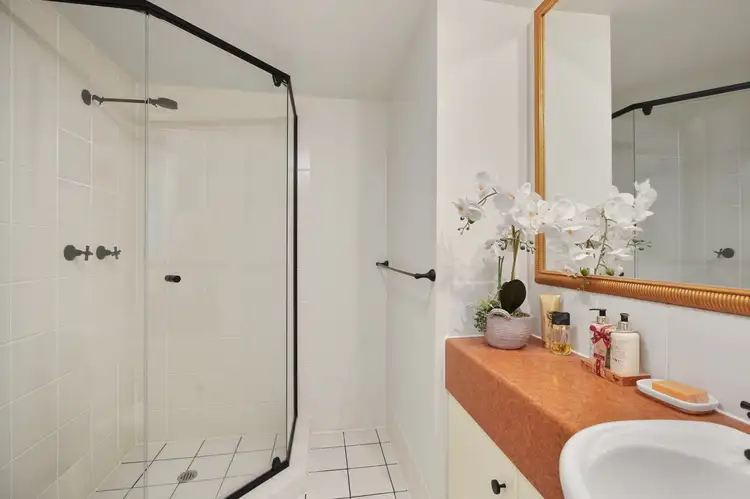 Sixth view of Homely other listing, 310/9-21 Beach Parade, Surfers Paradise QLD 4217