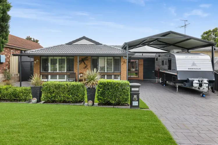 15 Illawarra Drive, St Clair NSW 2759
