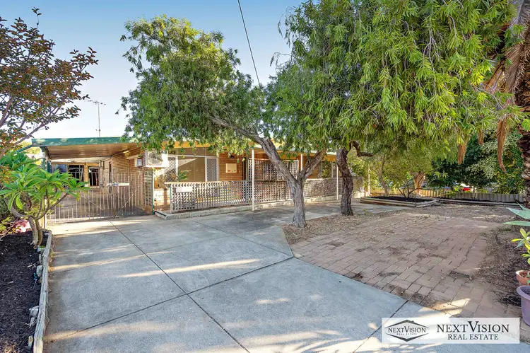 18 Christmas Ave, Orelia WA 6167