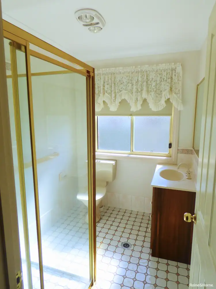 Fifth view of Homely unit listing, 6/3A Sam Place, Young NSW 2594