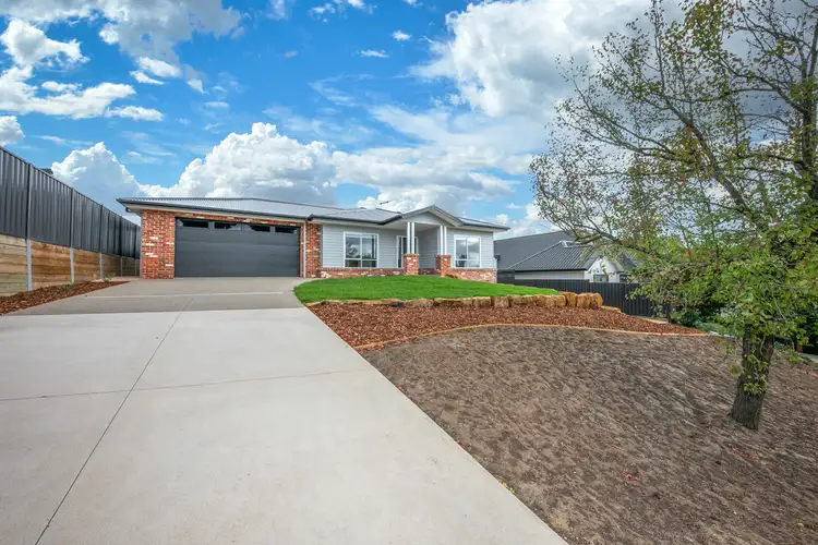 1B Watt Street, Gisborne VIC 3437