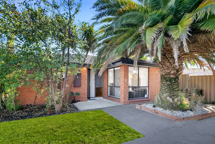 8 Enfield Place, Craigieburn VIC 3064