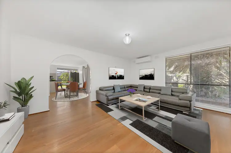 Sixth view of Homely house listing, 8 Enfield Place, Craigieburn VIC 3064