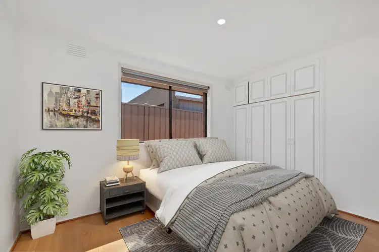 Seventh view of Homely house listing, 8 Enfield Place, Craigieburn VIC 3064