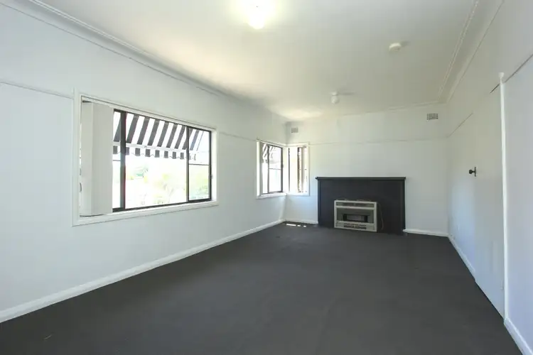 Fourth view of Homely house listing, 8 Daly Street, West Bathurst NSW 2795