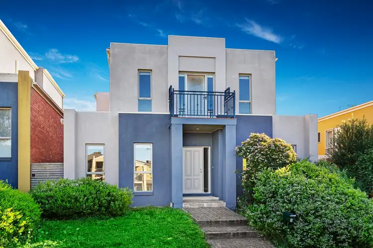 3 Hollyhock Walk