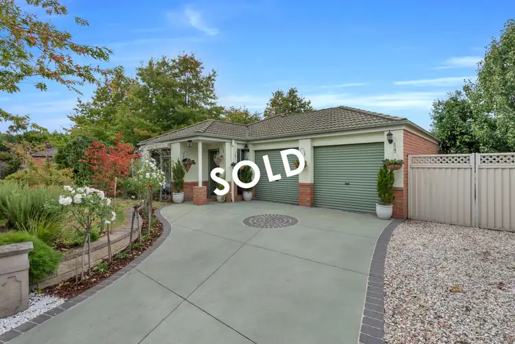 10 Oaklands Way, Pakenham VIC 3810