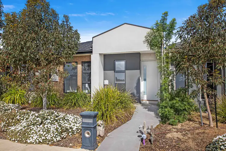 Second view of Homely house listing, 5 Zesty Walk, Manor Lakes VIC 3024
