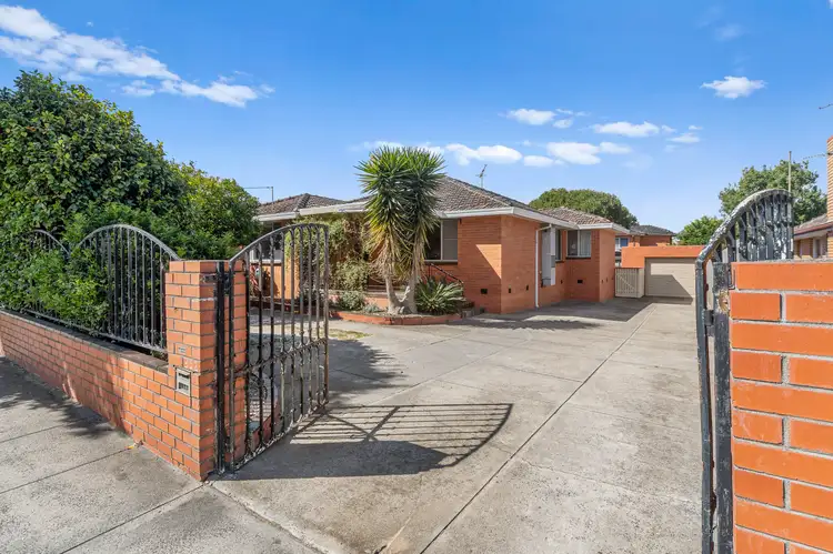 352 Warrigal Road, Cheltenham VIC 3192