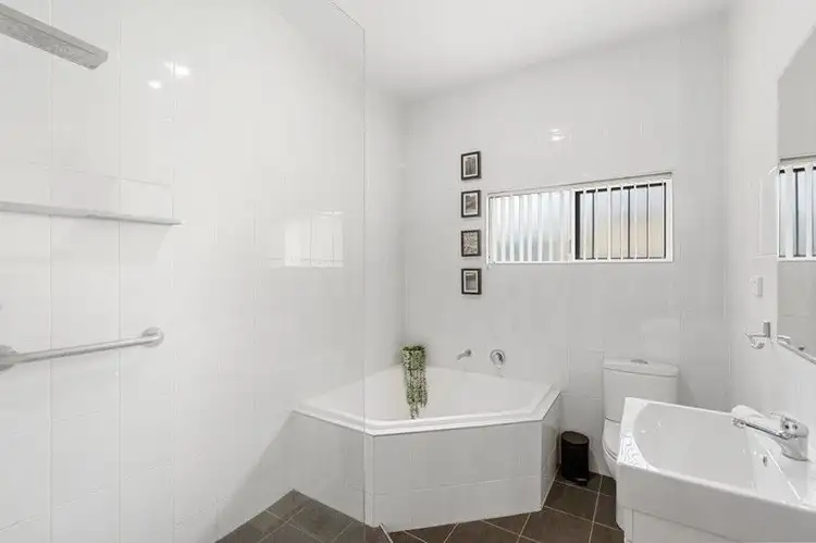 Second view of Homely house listing, 2 Cindy Court, Runcorn QLD 4113