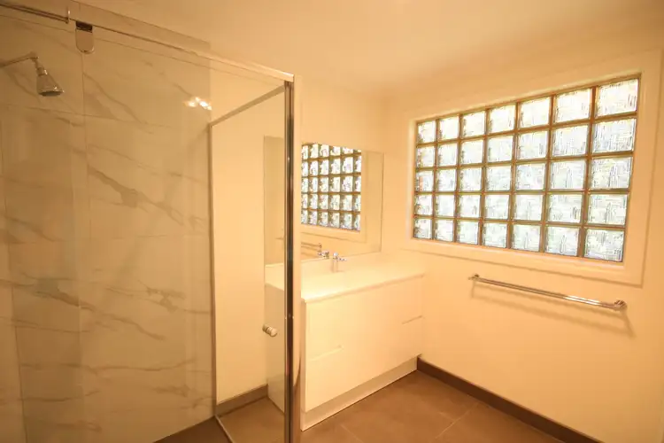 Seventh view of Homely house listing, 8 Leahy Court, Rochester VIC 3561
