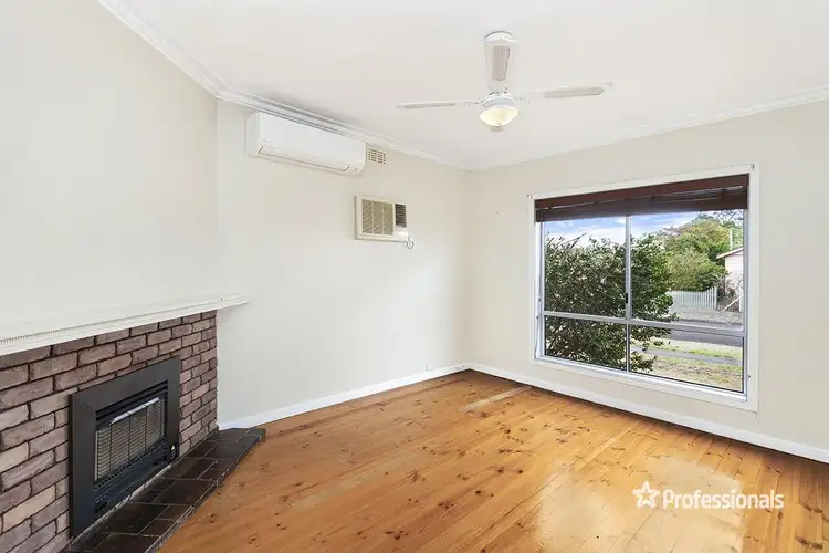 Second view of Homely house listing, 27 Leahy Street, Hamilton VIC 3300