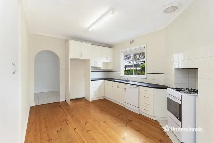 Third view of Homely house listing, 27 Leahy Street, Hamilton VIC 3300