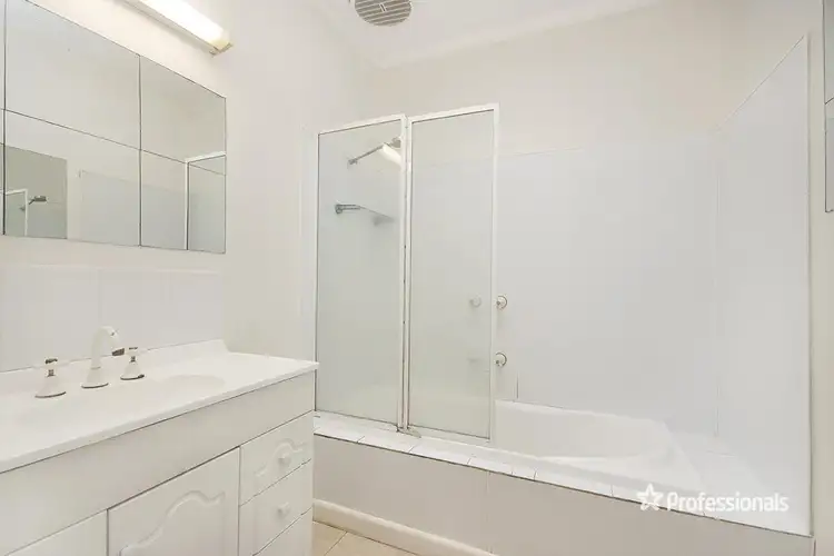 Fifth view of Homely house listing, 27 Leahy Street, Hamilton VIC 3300