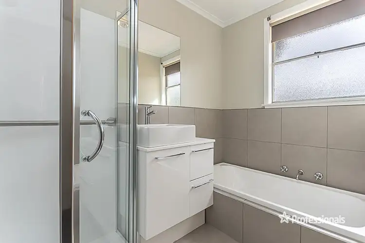 Fifth view of Homely house listing, 18 Coulter Avenue, Hamilton VIC 3300