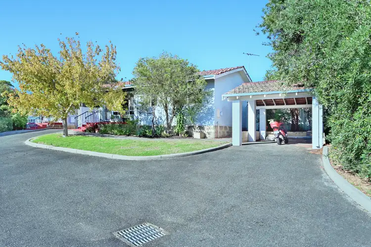26D Greville Way, Girrawheen WA 6064