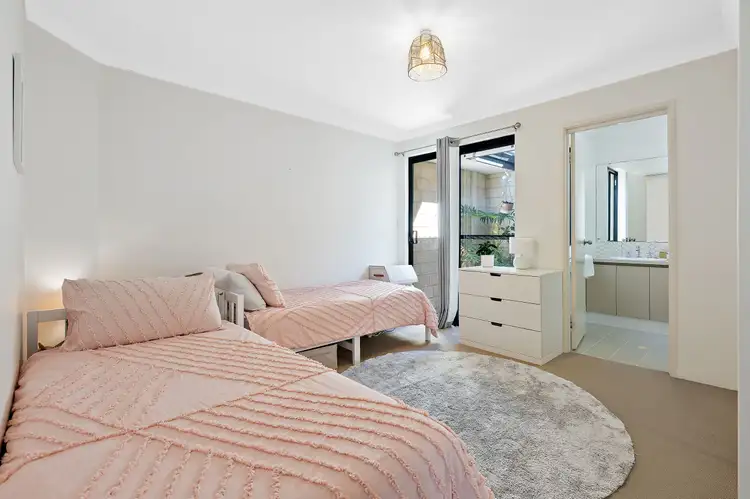 Seventh view of Homely house listing, 2/18 Mountain View, Kelmscott WA 6111
