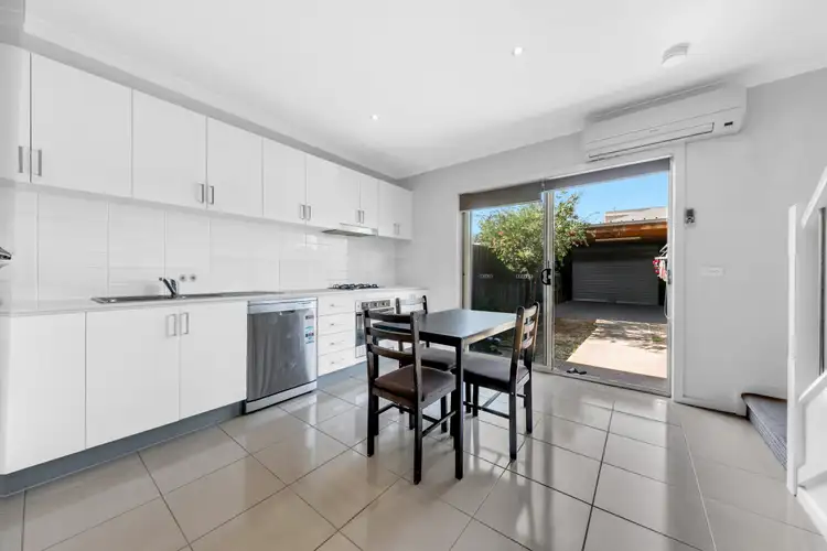 Fourth view of Homely townhouse listing, 31/1 Hyde Park Avenue, Craigieburn VIC 3064