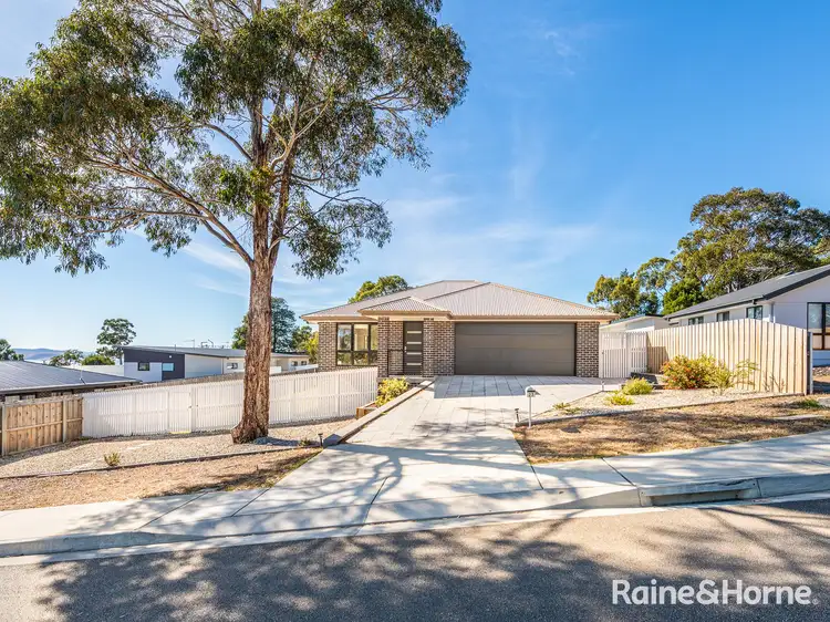 27 Lomandra Drive, Blackmans Bay TAS 7052